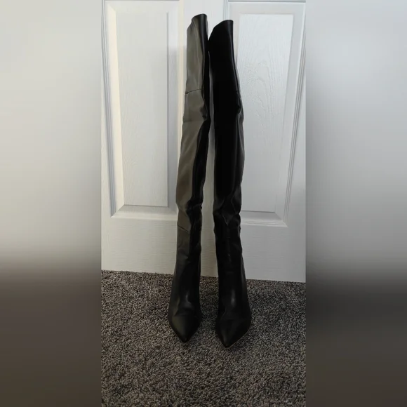 NWOT Elegant Black Thigh-High Women's Boots, Size 41 (9) - Picture 2 of 5